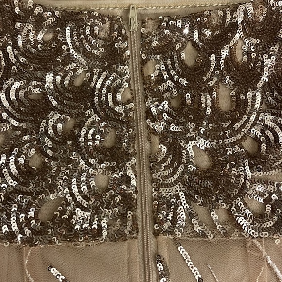Beautiful Gold Sequins Form Fitting Size Small. - Picture 11 of 12